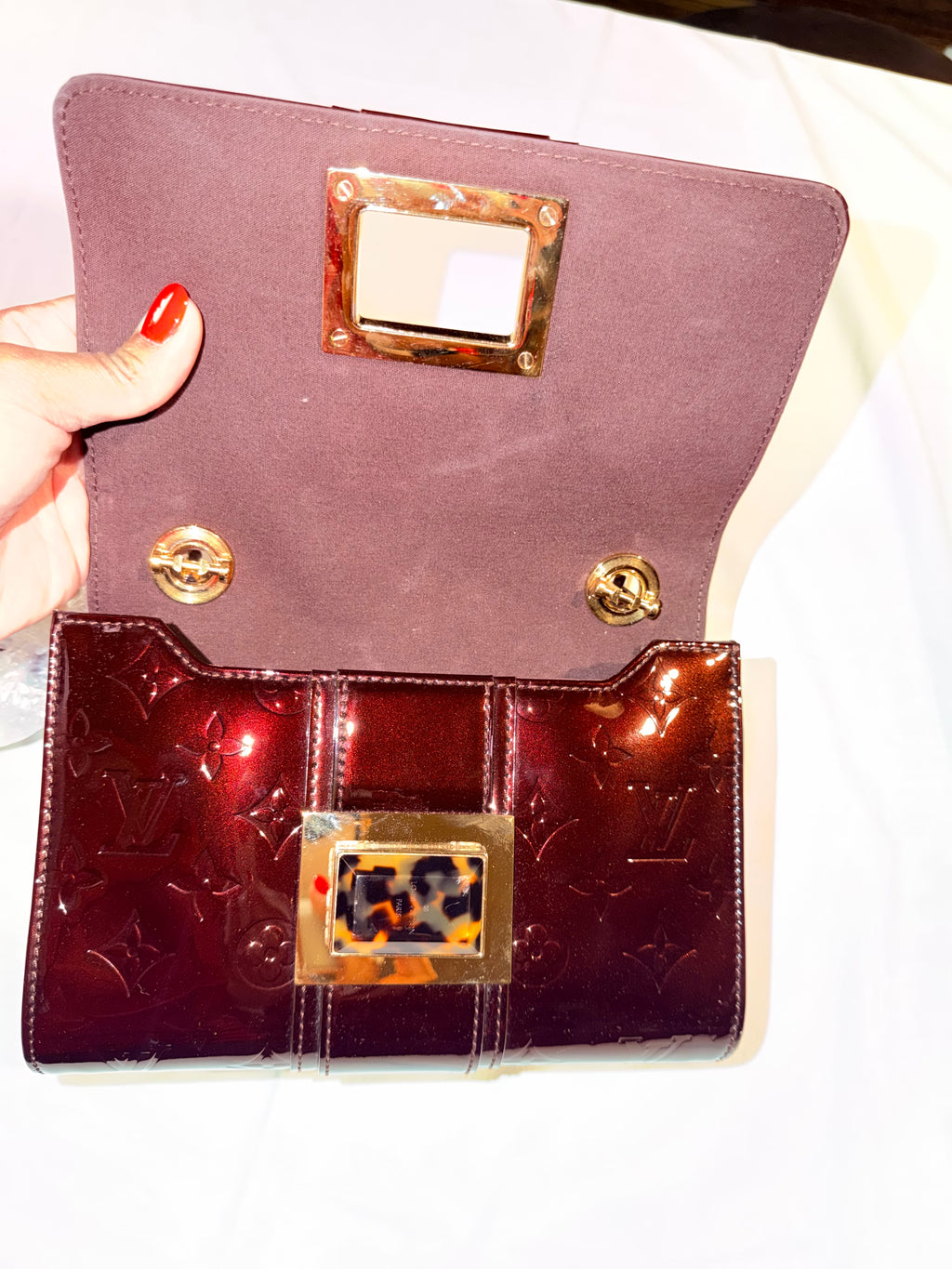Louis Vuitton Auvergine Amarante Vernis Monogram Vermont Avenue Flap Bag 21