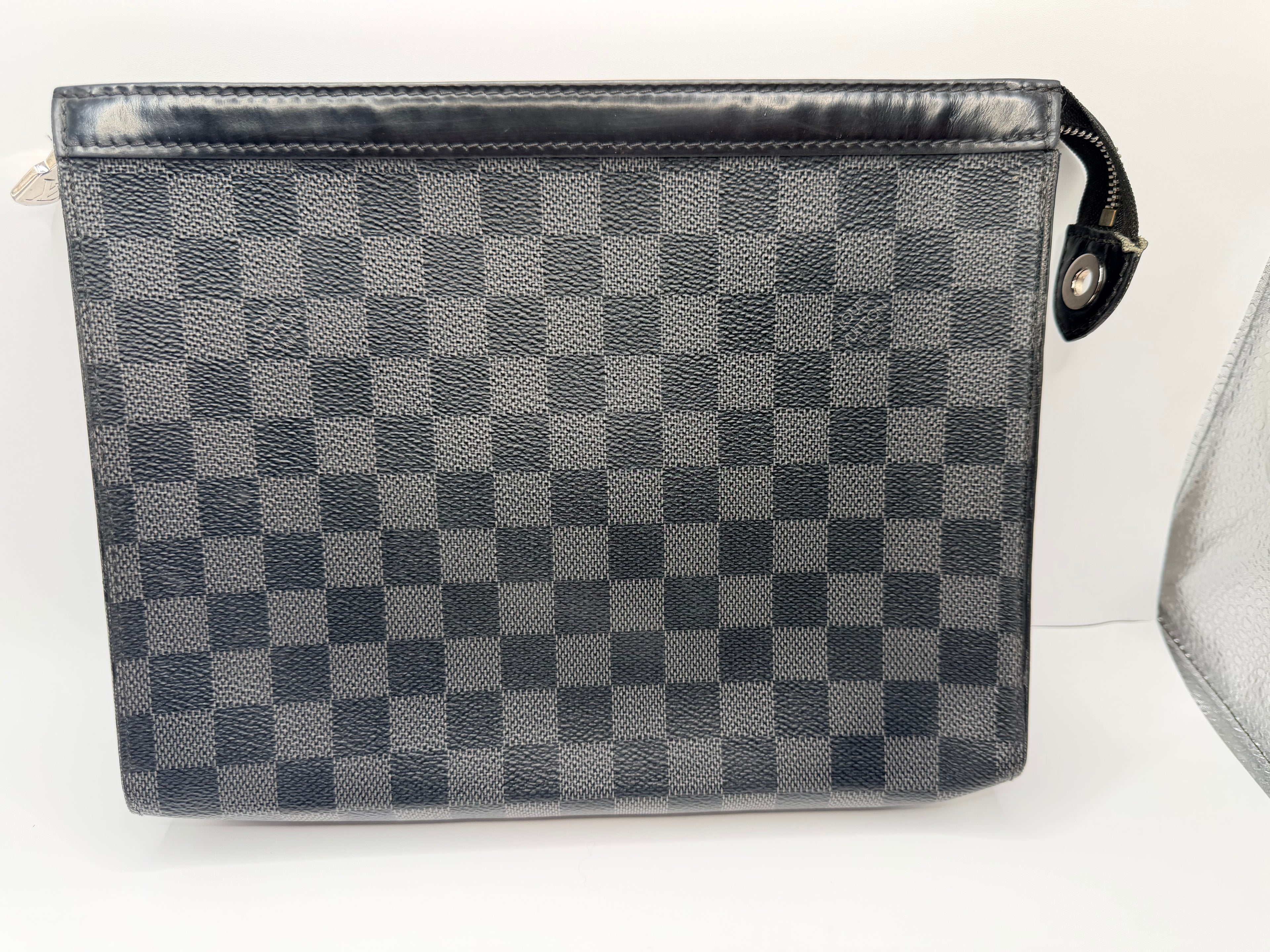 Louis Vuitton pocketed voyage mm 26