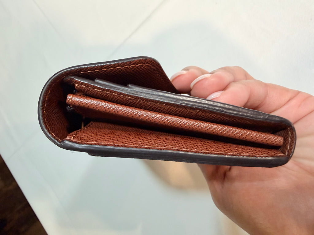 Lv monogram Sarah wallet 48