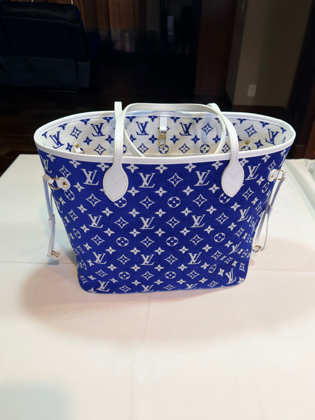 Louis Vuitton LV Match Neverfull MM Tote Bag in Blue Monogram Jacquard Velvet 59