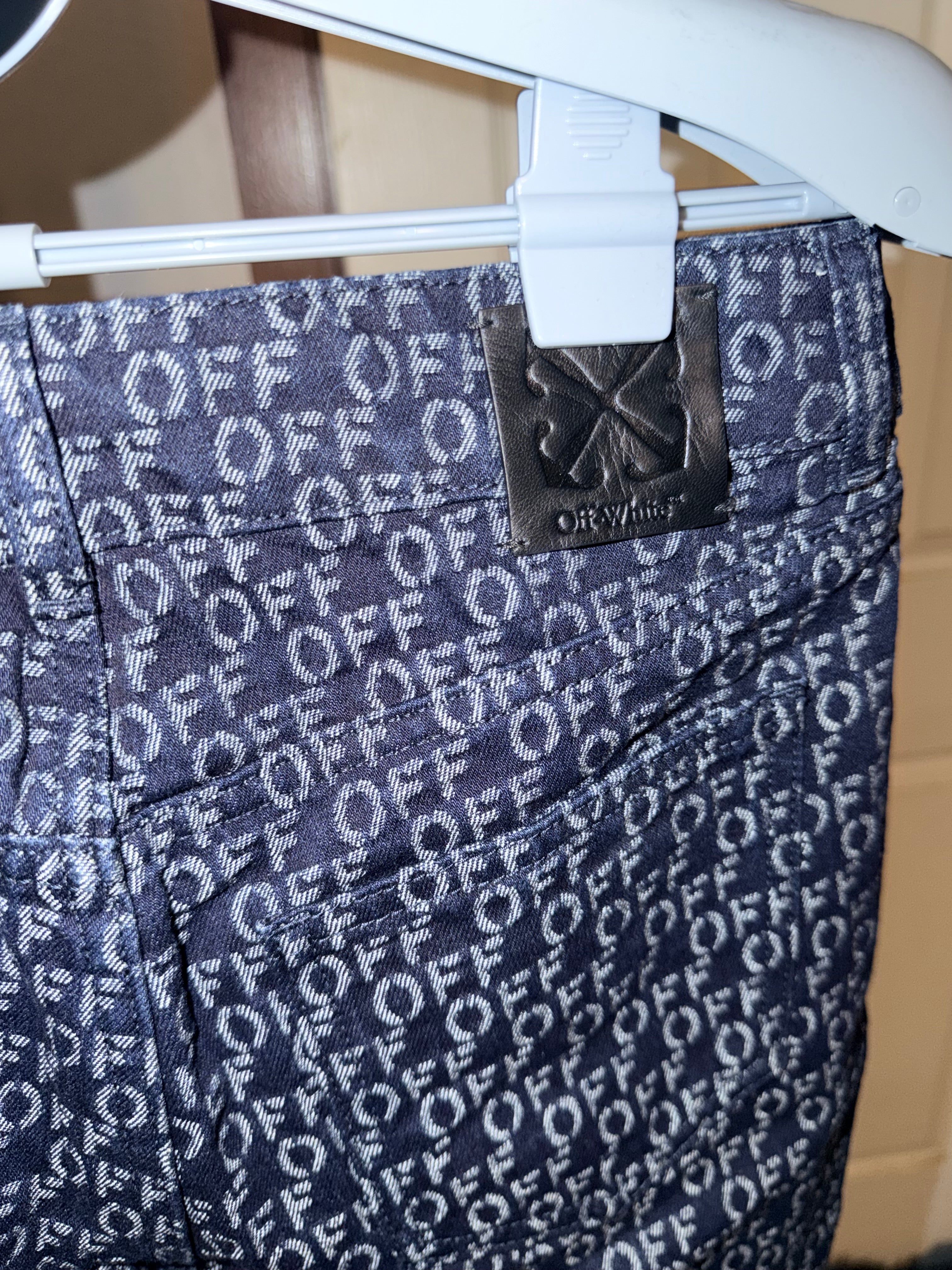 Off white jacquard slim flared 34