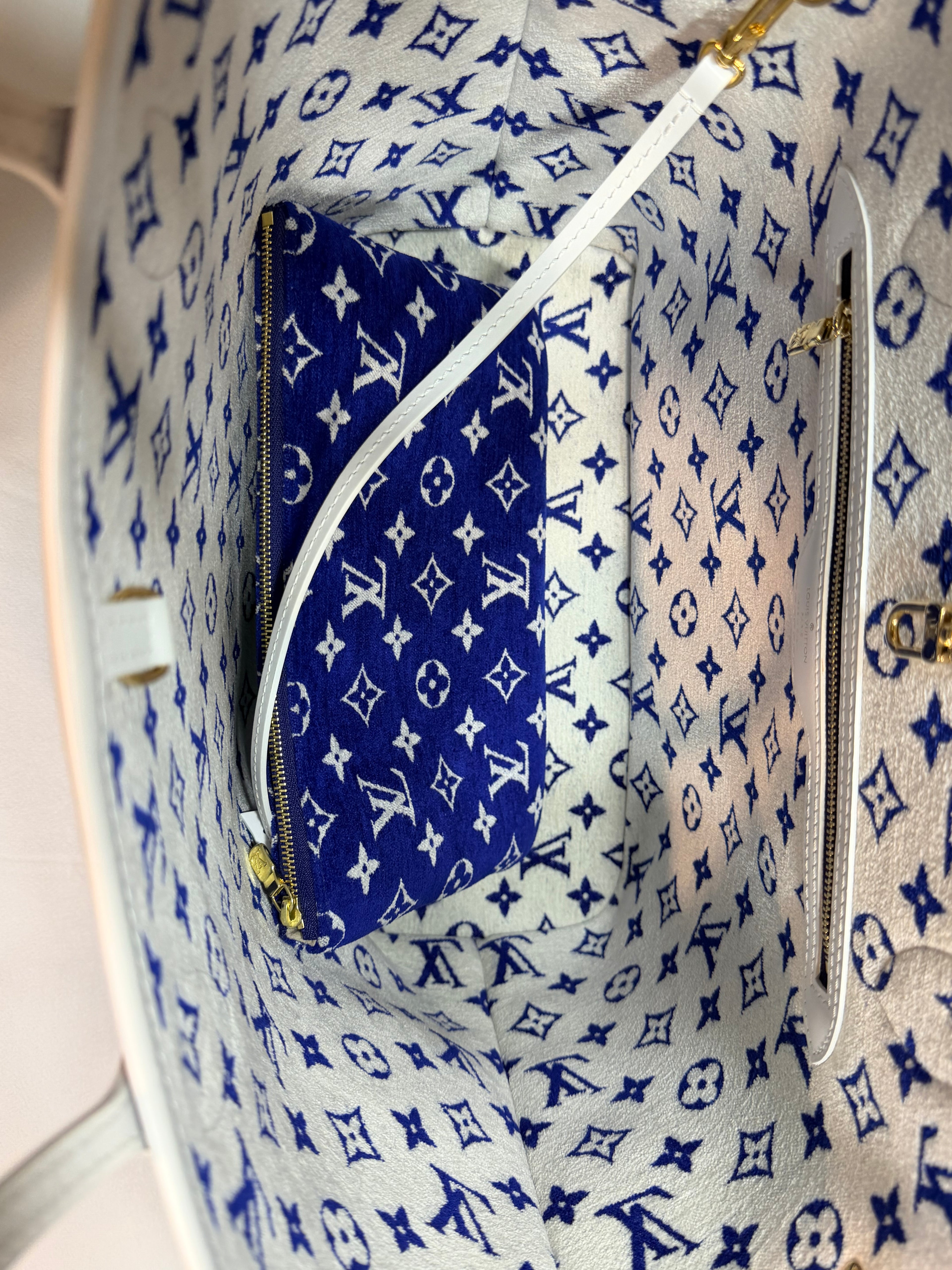 Louis Vuitton LV Match Neverfull MM Tote Bag in Blue Monogram Jacquard Velvet 59