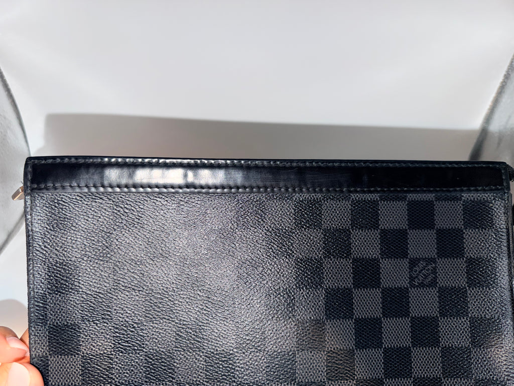Louis Vuitton pocketed voyage mm 26