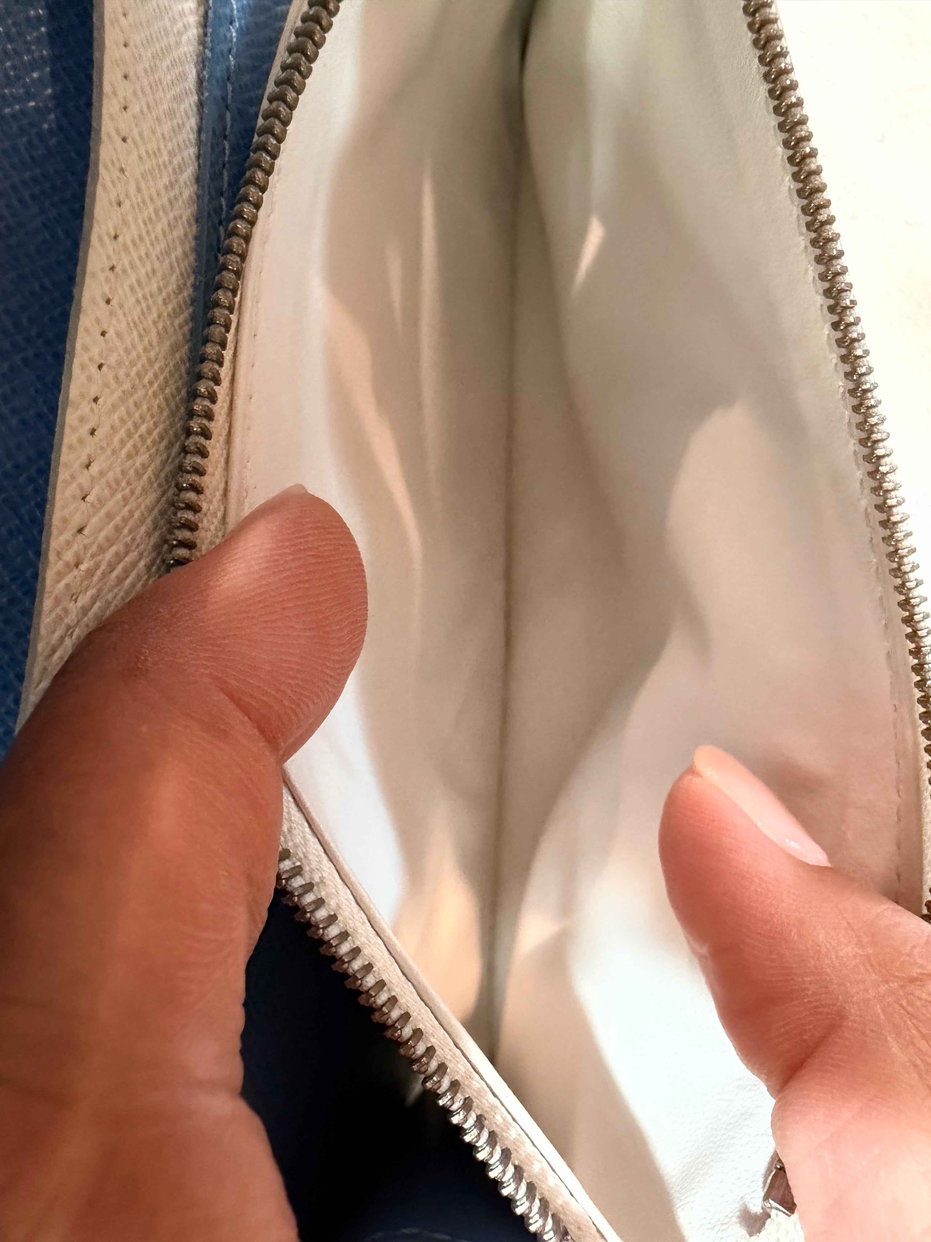 Louis Vuitton Blue/White Epi Leather Emilie wallet 40