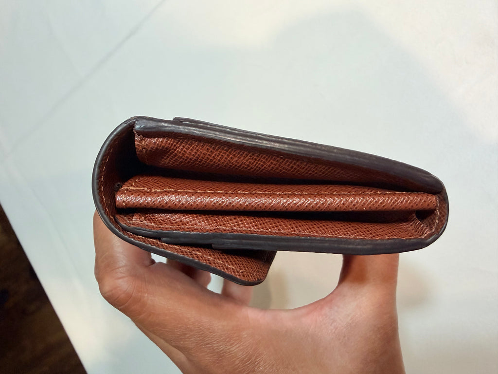 Lv monogram Sarah wallet 48