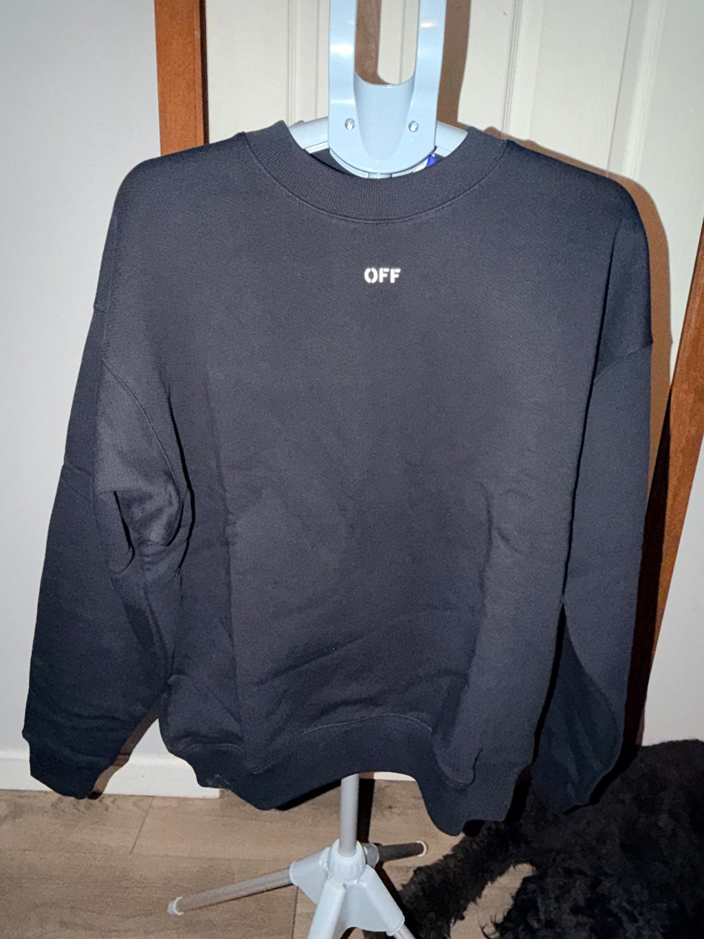off white dotted arrow diagonal skate crewneck 37